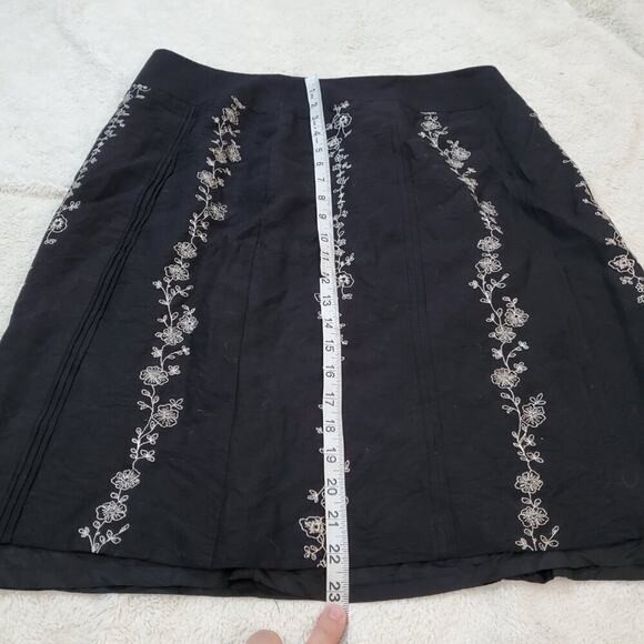 Loft Black Linen Blend White Floral Embroidery Office Work Knee Length Skirt 14 - Picture 4 of 6
